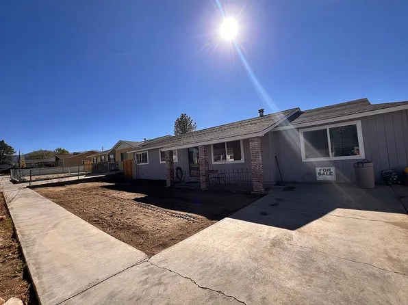 145 Candelaria St, Hawthorne, NV 89415