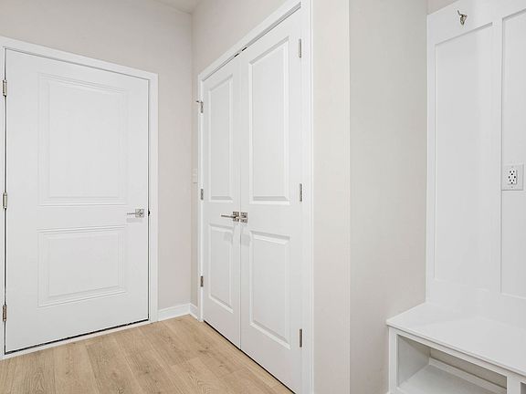 4th image of 6232 Folly Ln