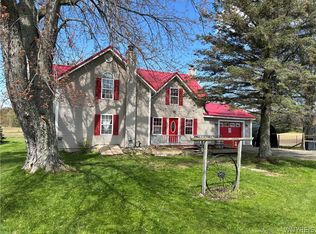 3742 Hermitage Rd, Warsaw, NY 14569