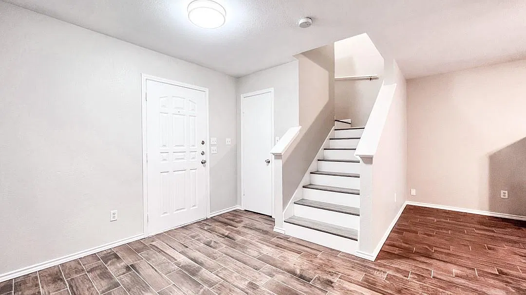 3 bed, 2.5 bath, 1994 sqft, $1,890 — Photo 4