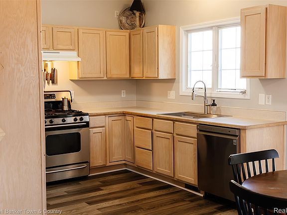 5th image of 714 Eagle Dr