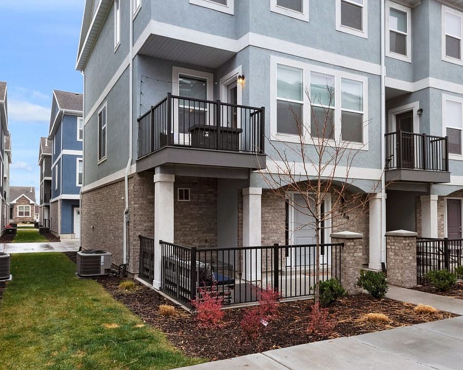 1st image of 1789 W Dalmeny Way