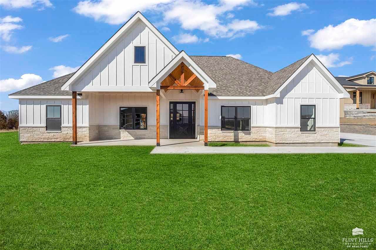 4880 High Prairie Dr, Manhattan, KS 66502 | MLS #20232220 | Zillow