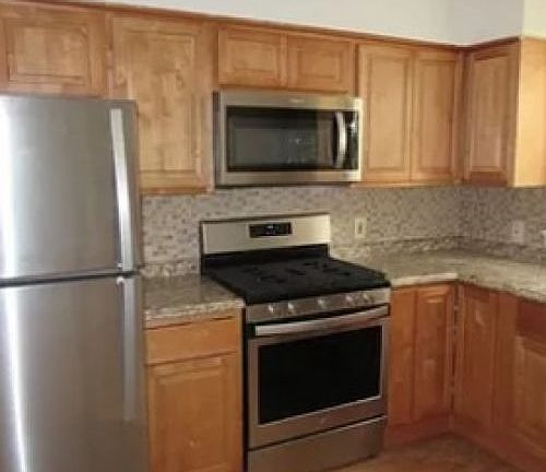 4th image of 779 South Blvd #2