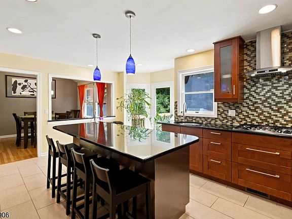 4th image of 6 Meadowbrook Rd