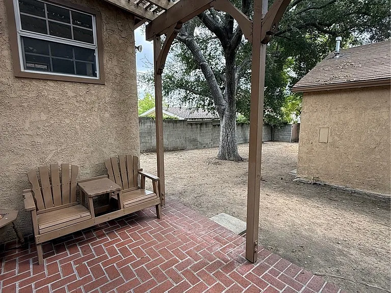 2828 Hermosa Ave — Photo 14