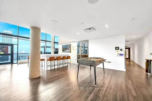 5 Wellington St S #1612 — Photo 24