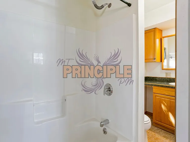 2021 Johns Ave — Photo 12