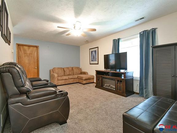 3rd image of 5434 Pioneers Blvd #5