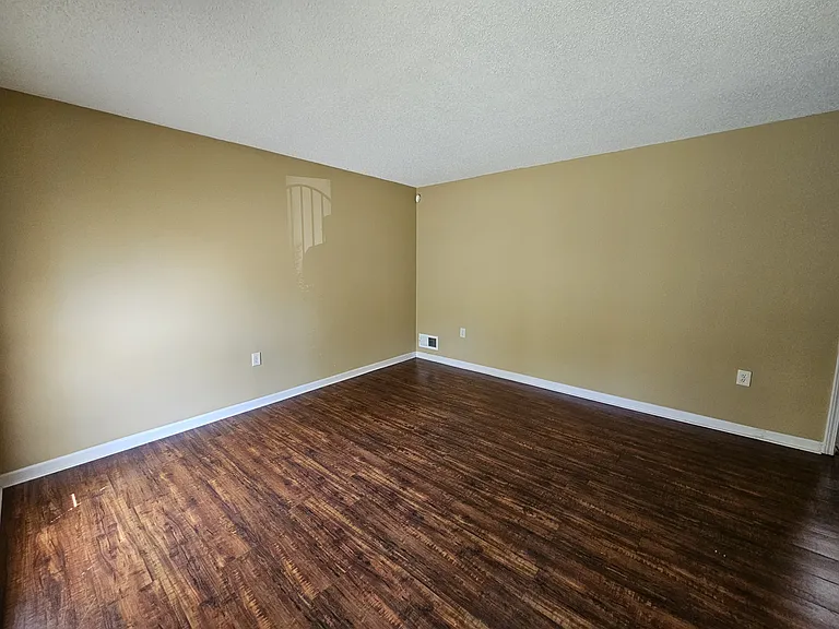 3374 Ladue St — Photo 5