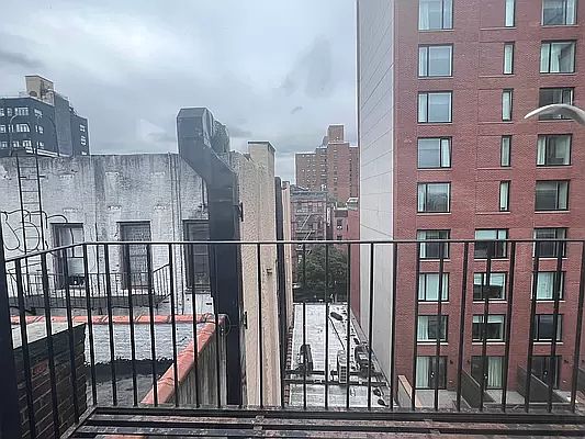 3rd image of 161 Ludlow St APT 9