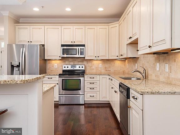 3rd image of 107 Gibson Cir