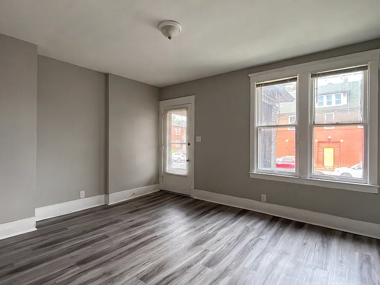 5801 Toledo St — Photo 4