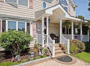 459 18th St, West Babylon, NY 11704
