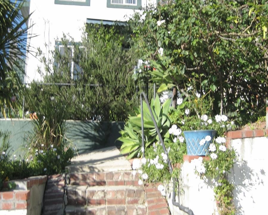 1st image of 1579 Cerro Gordo St