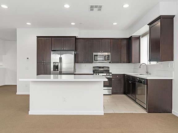 4th image of 1639 Grace Ln