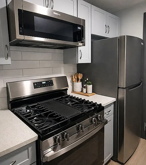 UNIT #9 Kitchen - 1x1