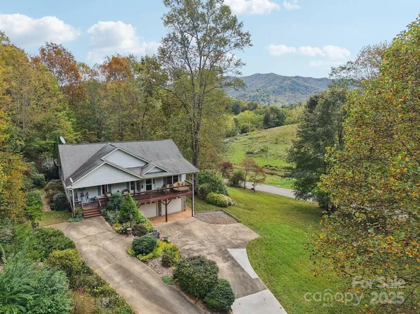 32 Indian Hills Loop, Waynesville, NC 28786