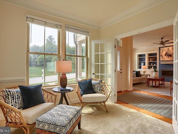 5th image of 6910 Summit Cir