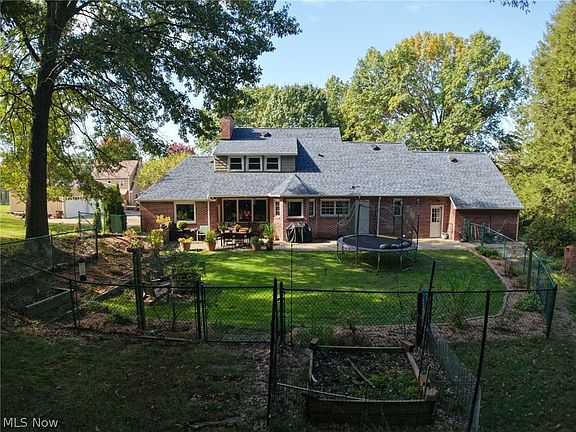 2nd image of 814 Colegate Dr