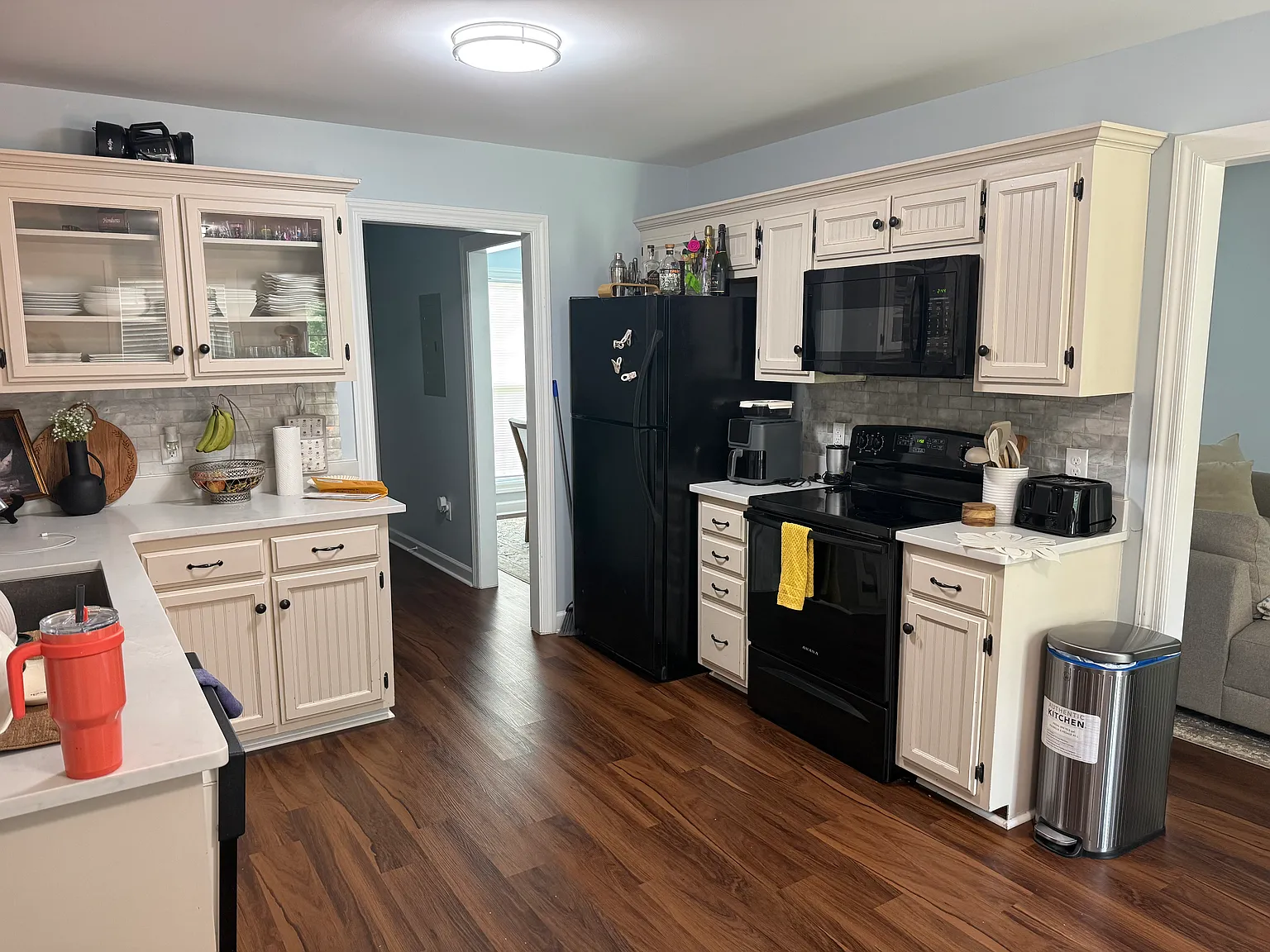 3 bed, 1800 sqft, $2,300 — Photo 4
