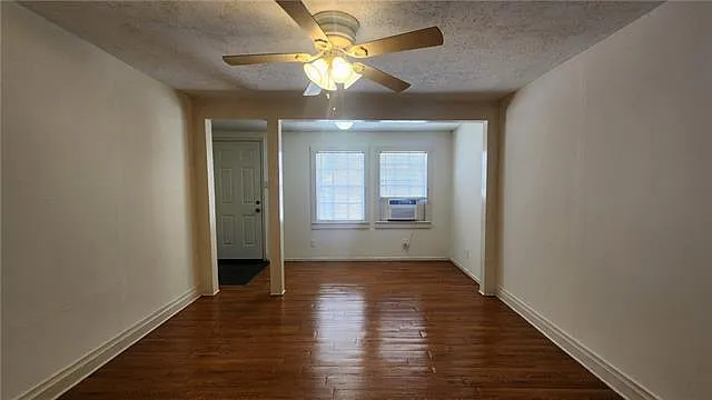 3110 48th St — Photo 2