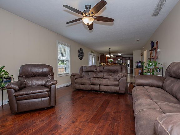 3rd image of 8738 Wynnfield Dr