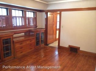 --, Milwaukee, WI 53213