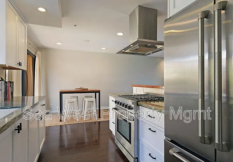 1680 N Coast Highway 101 #3 — Photo 11