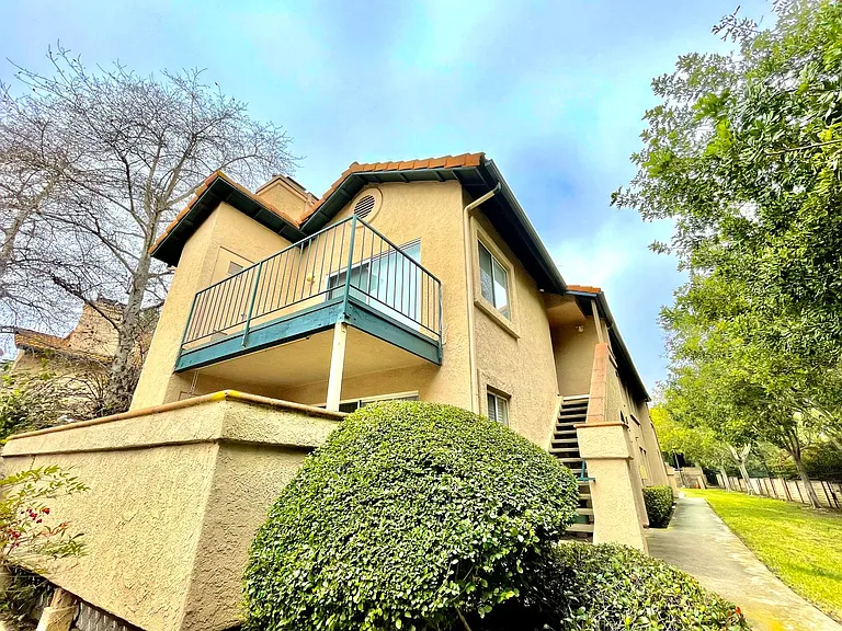 11329 Avenida De Los Lobos #G — Photo 28