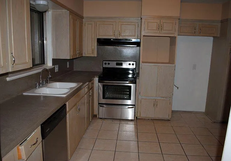 1519 Holiday Pl — Photo 17