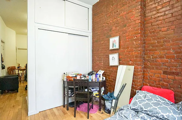 Rented by City Connections Realty | media 8