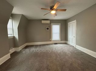 1526 S 29th St #3, Omaha, NE 68105