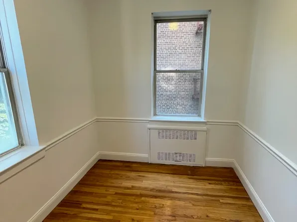 915 East 17th Street image 14 of 15