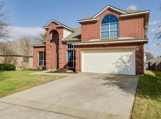 916 Chestnut Ln, Saginaw, TX 76179