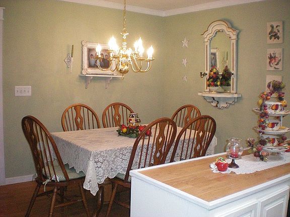dining rm. family rm