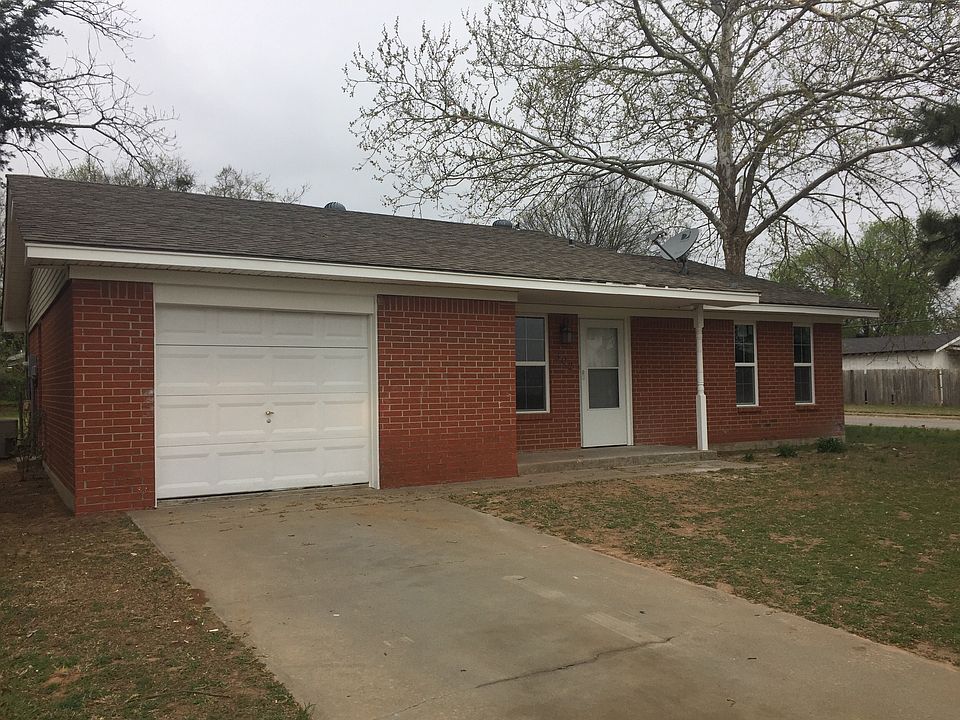 1st image of 302 Linda Ln