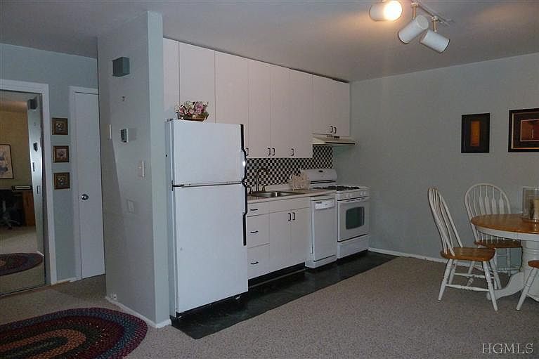 2nd image of 14 Scenic Dr APT G
