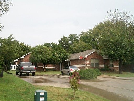 1st image of 1012 N Gaines St APT B