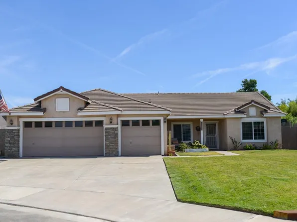 3135 Fairmont Dr, Hanford, CA 93230