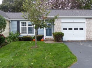 19 Springwood Dr, Webster, NY 14580