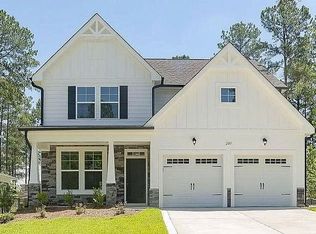207 School Side Dr, Spring Lake, NC 28390