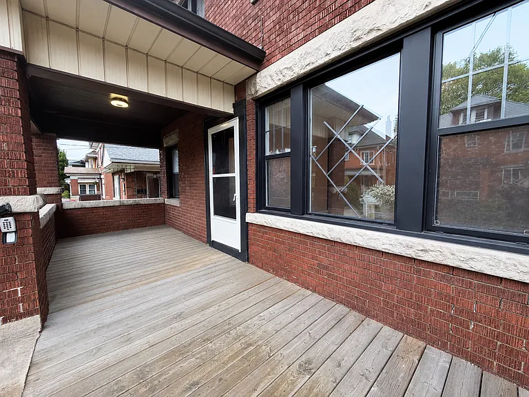 147 Holton Ave S #2 — Photo 8