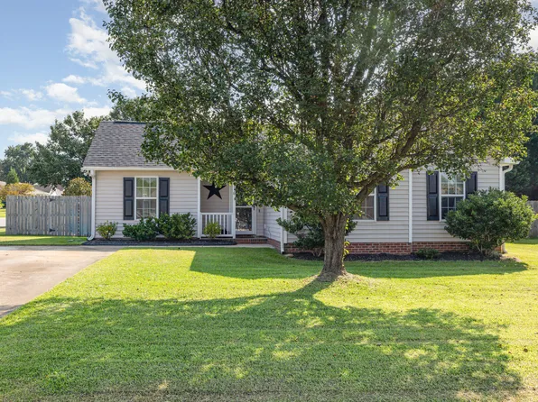 716 Waterford Dr, Clayton, NC 27520