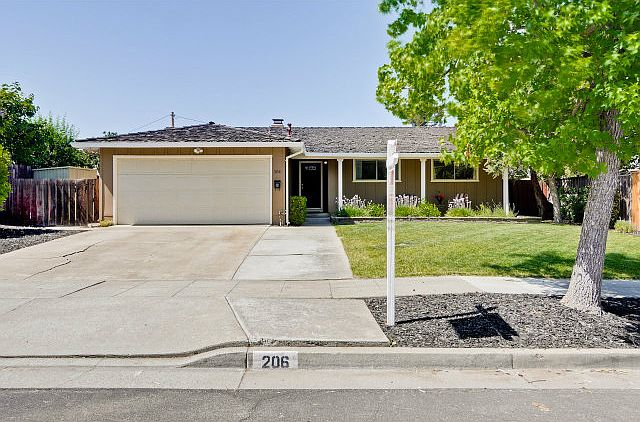 2nd image of 206 Gregg Dr