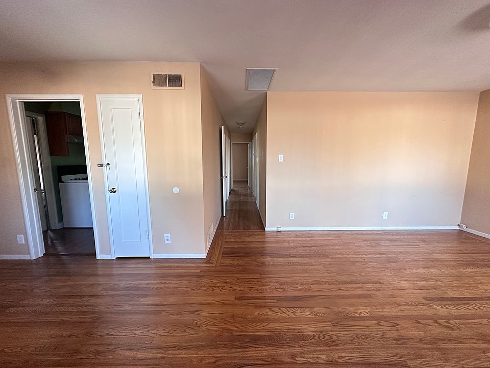 1st image of 15387 Dewey St