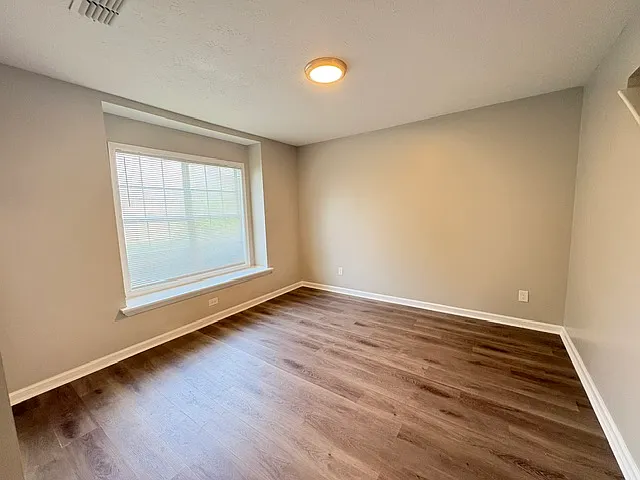 2613 Beard Ct — Photo 9