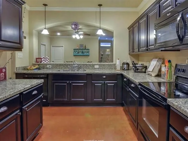 122 Kimber Ln — Photo 3