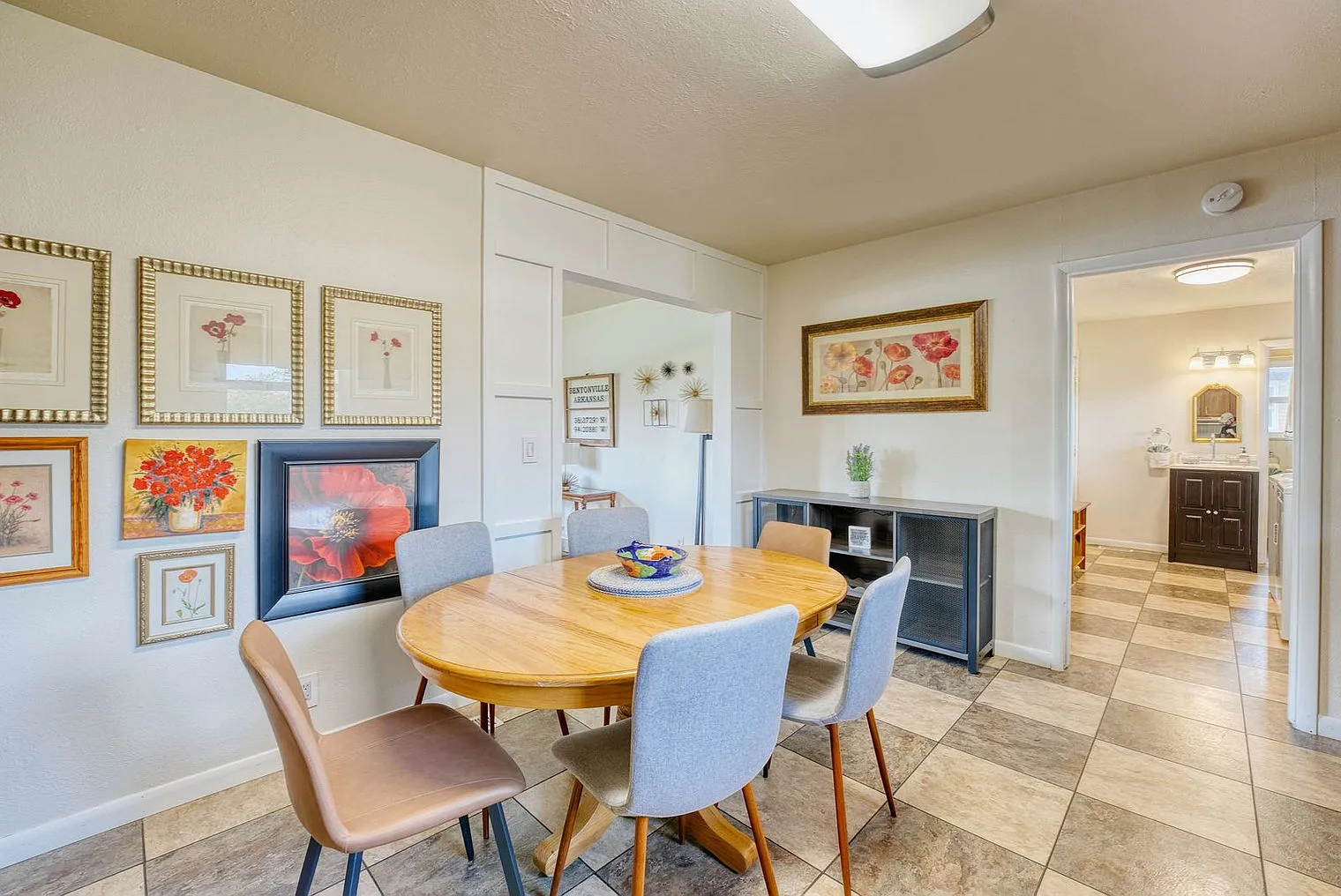 3 bed, 2.0 bath, 1291 sqft, $2,651 — Photo 3