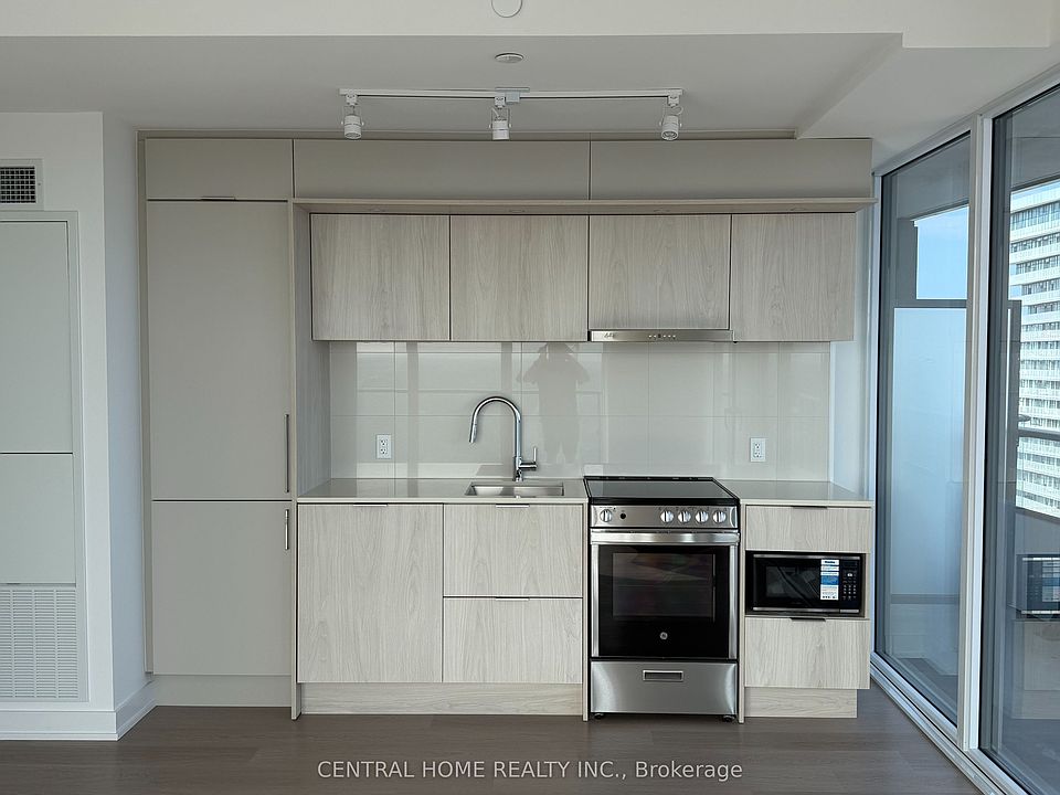 1st image of 448 Burnhamthorpe Rd W #5511